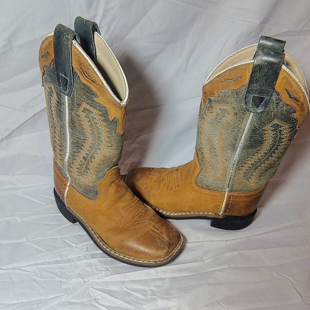 Toddler Size 10D. Leather Western Boots with Embroidery